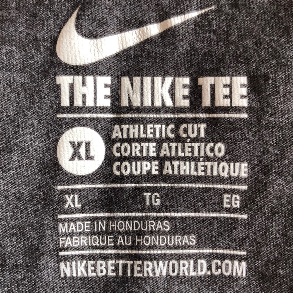 NWOT Nike T-shirt - Picture 6 of 6
